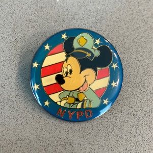 Disney NYPD trading/collectable pin